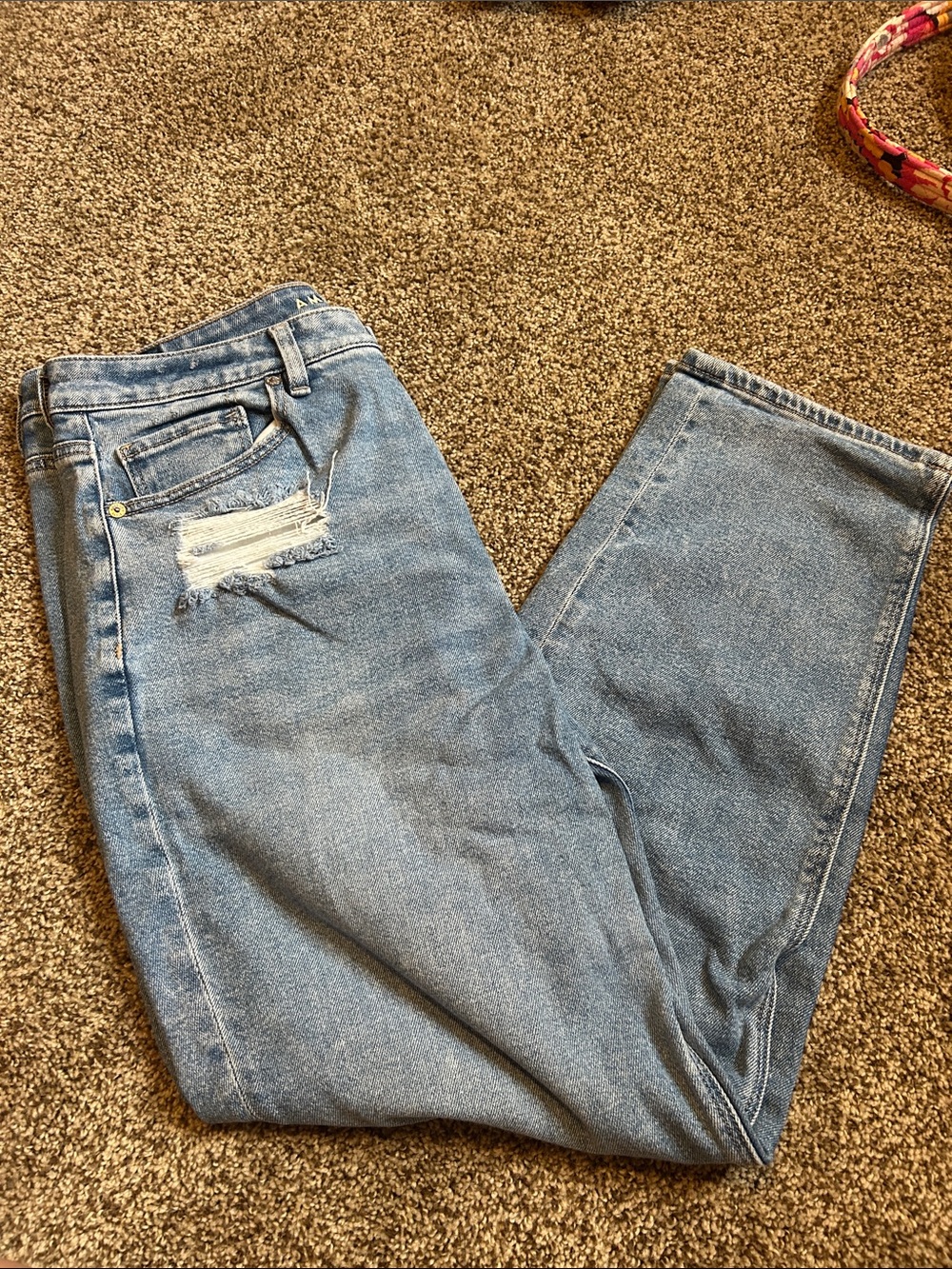 American Eagle Outfitters Light Blue Relaxed Straight Jeans with Front Distress